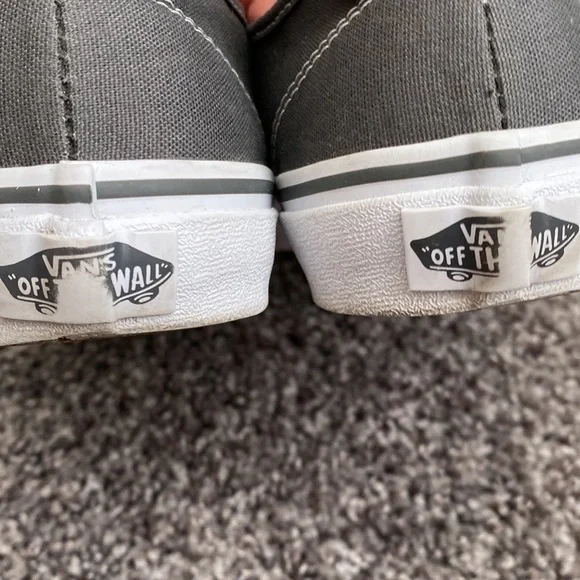 Women’s low top Vans size 8 - Picture 4 of 5
